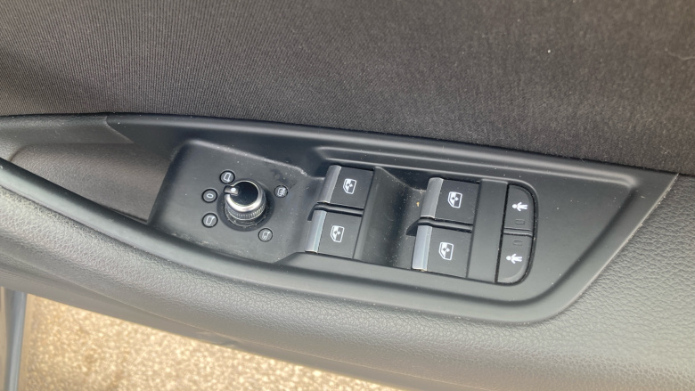 Audi A4 35 TFSI SE 4dr S Tronic Petrol Saloon